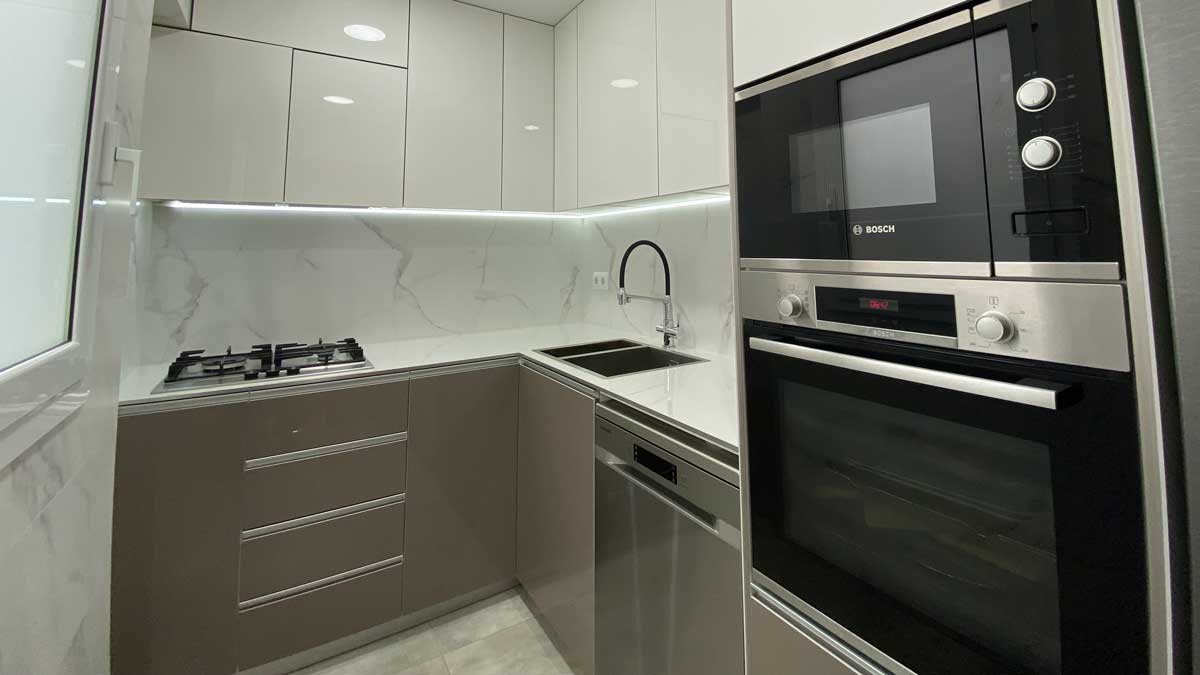 Reforma de cocina pequeña en la zona del Eixample de Barcelona