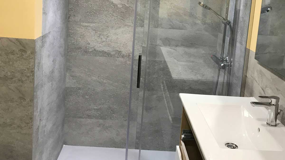 Reforma de baño amplio en la zona del Tibidabo en Barcelona